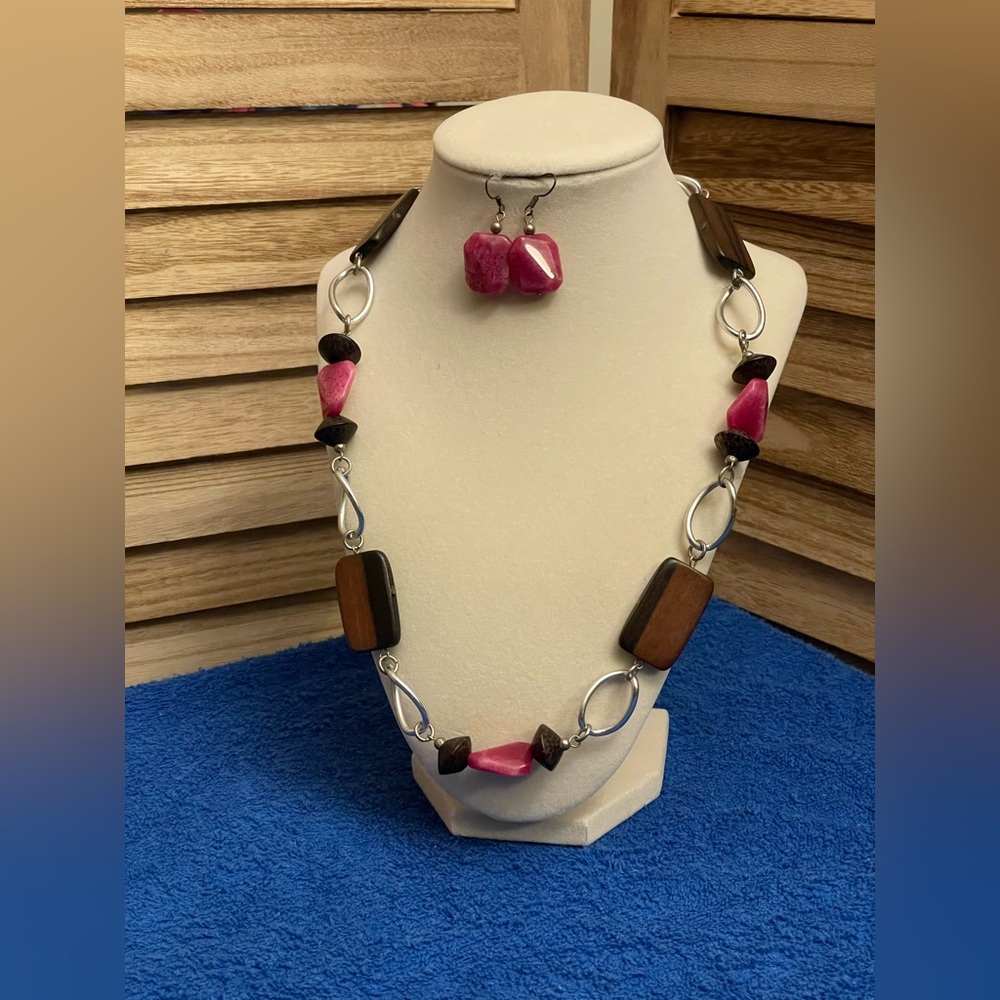 Pink and Brown Beaded Necklace with Earrings